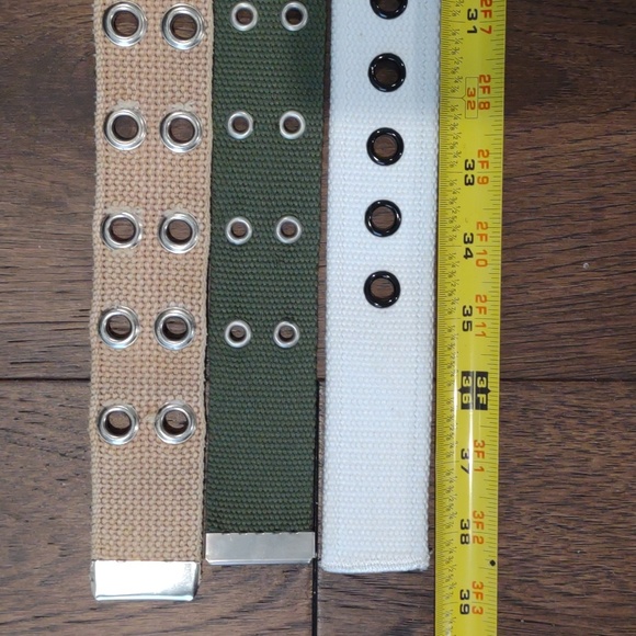 Bundle of three women's belts - Picture 3 of 4
